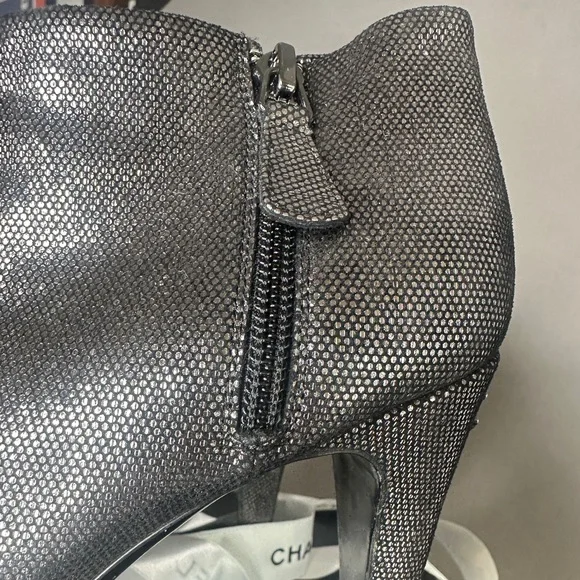 CHANEL | Interlocking CC Ankle Boots | Silver | Sz 40 - Picture 6 of 17